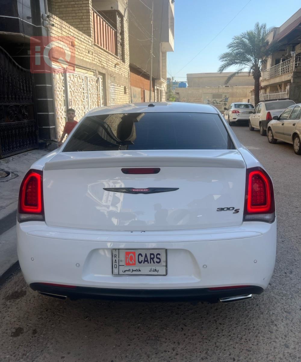 كرايسلر 300